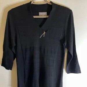 LAURA PETITES knit 3/4 scleeves Black Top